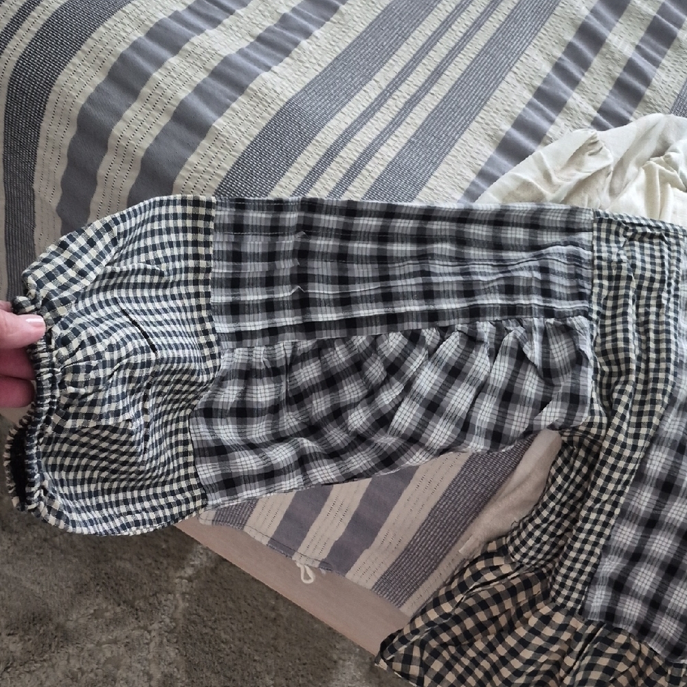 NWT Easel Black and Beige Plaid Peplum Top - Picture 5 of 6